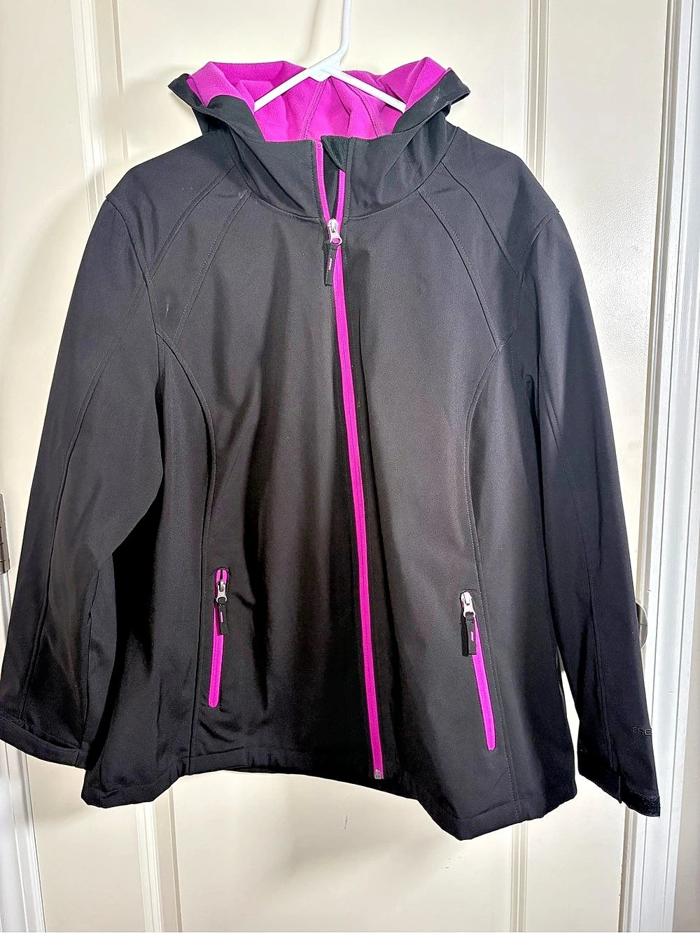Free Country Black & Pink Softshell Jacket Size 2X Like New
